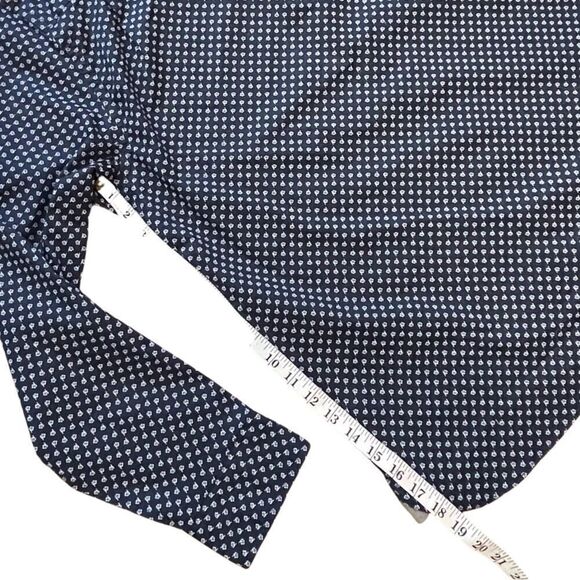 Stain Shield Never Tuck Long Sleeve Regular Fit Floral Navy Shirt - Picture 10 of 12